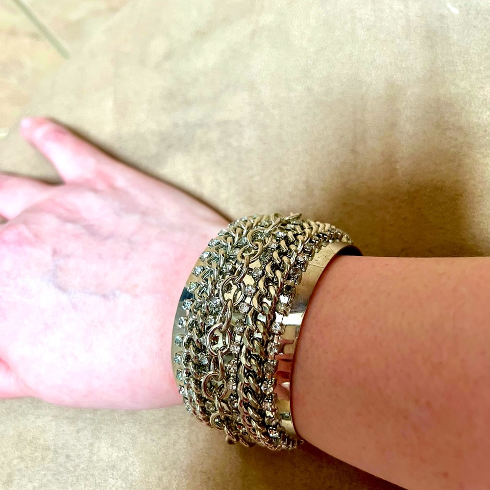 Beautiful silver thick cuff bracelet and you can adjust to how ever you want it